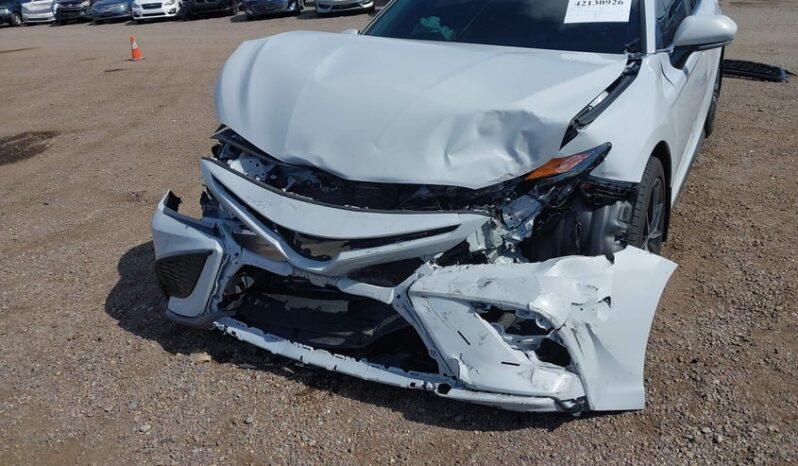 
								2024 Toyota Camry full									