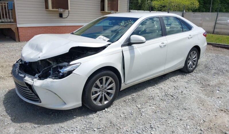 
								2015 Toyota Camry full									