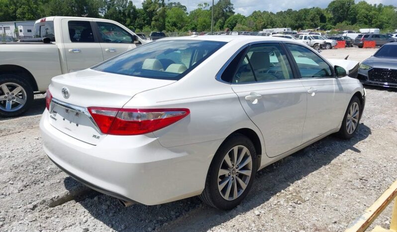 
								2015 Toyota Camry full									