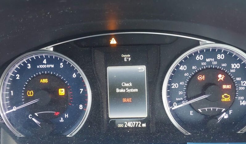 
								2016 Toyota Camry full									