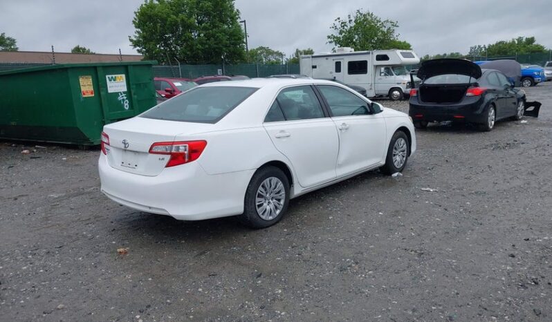 
								2012 Toyota Camry full									
