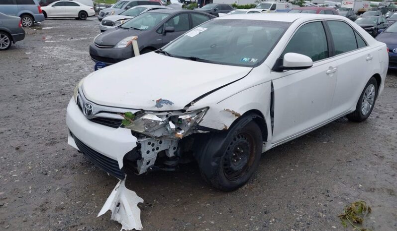 
								2012 Toyota Camry full									