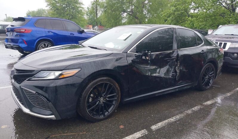 
								2022 Toyota Camry full									