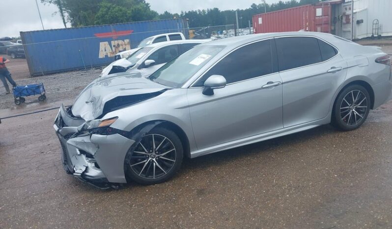 
								2023 Toyota Camry full									