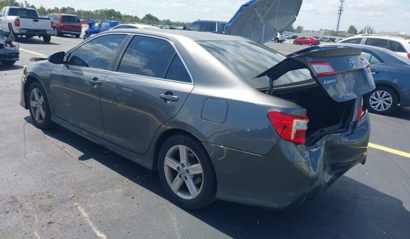 
								2013 Toyota Camry full									