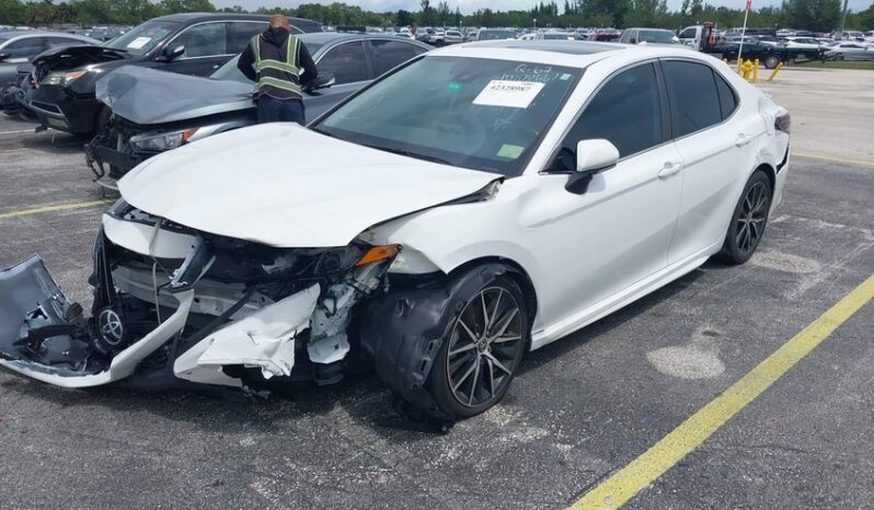 
								2023 Toyota Camry full									