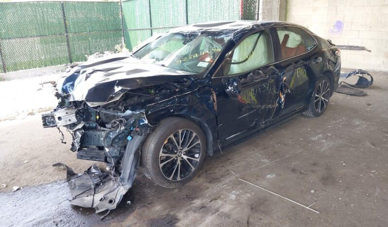 
								2018 Toyota Camry full									
