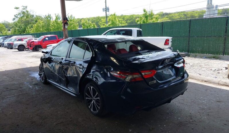 
								2018 Toyota Camry full									