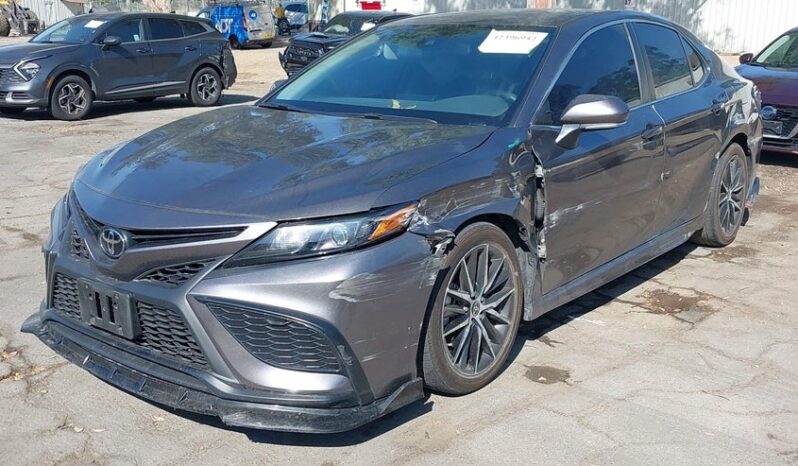 
								2024 Toyota Camry full									