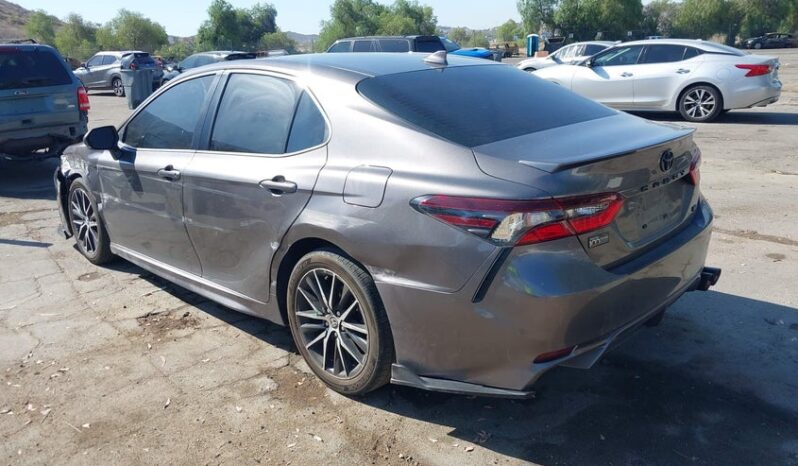 
								2024 Toyota Camry full									