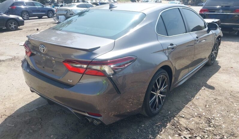 
								2022 Toyota Camry full									