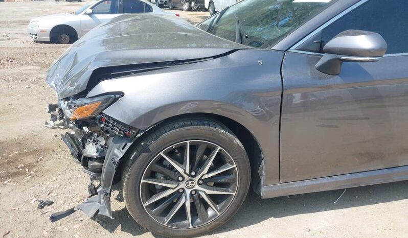 
								2022 Toyota Camry full									