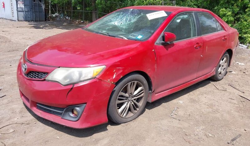 
								2013 Toyota Camry full									
