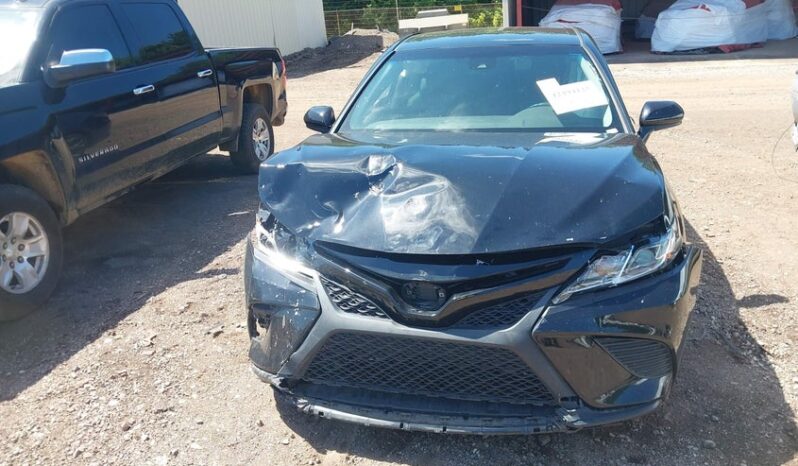 
								2019 Toyota Camry full									