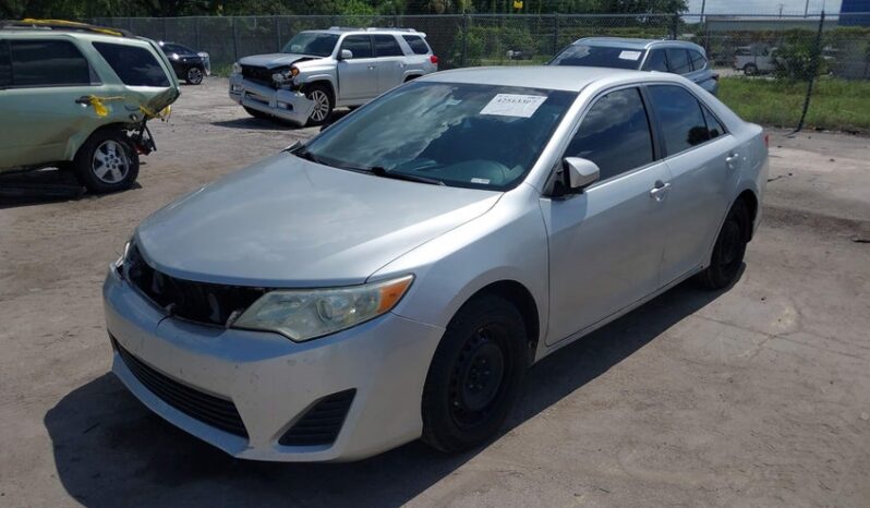 
								2012 Toyota Camry full									