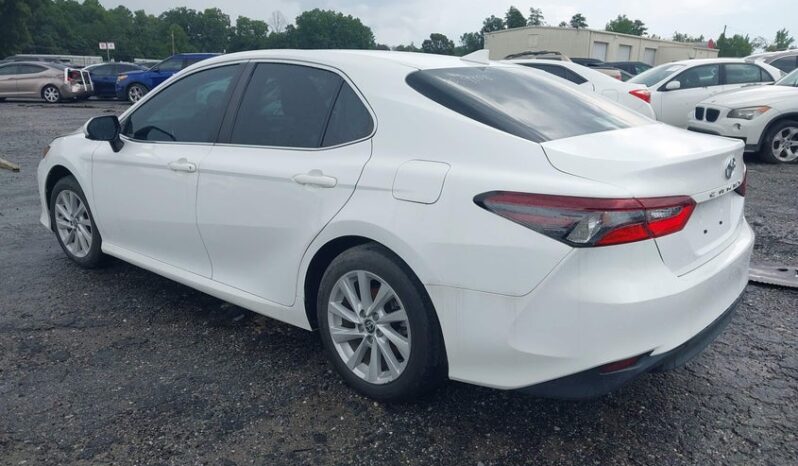 
								2022 Toyota Camry full									