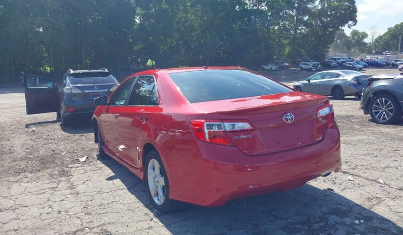 
								2014 Toyota Camry full									