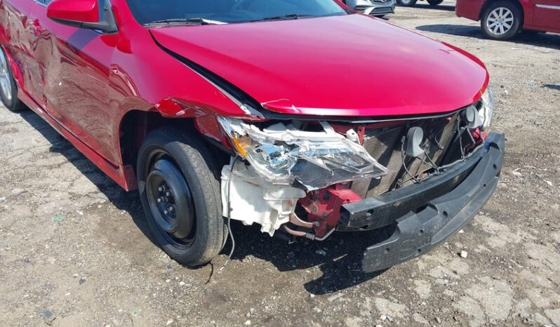 
								2014 Toyota Camry full									