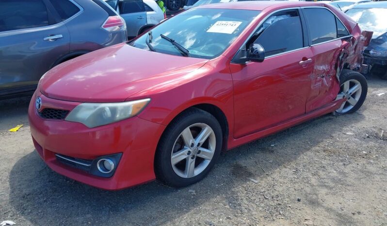 
								2014 Toyota Camry full									