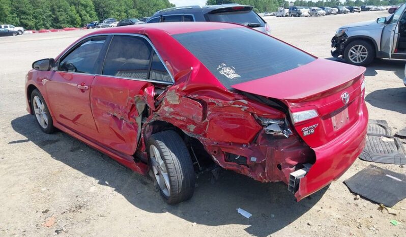 
								2014 Toyota Camry full									
