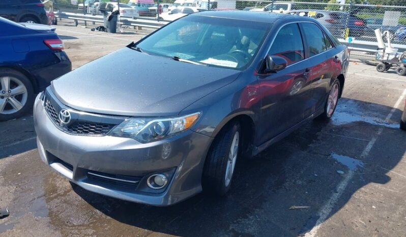 
								2013 Toyota Camry full									