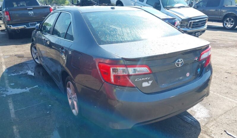 
								2013 Toyota Camry full									