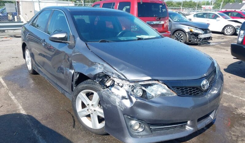 
								2013 Toyota Camry full									