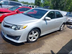 
										2012 Toyota Camry full									