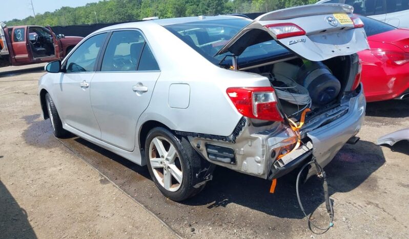 
								2012 Toyota Camry full									
