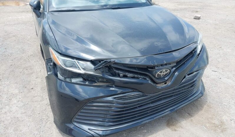
								2018 Toyota Camry full									