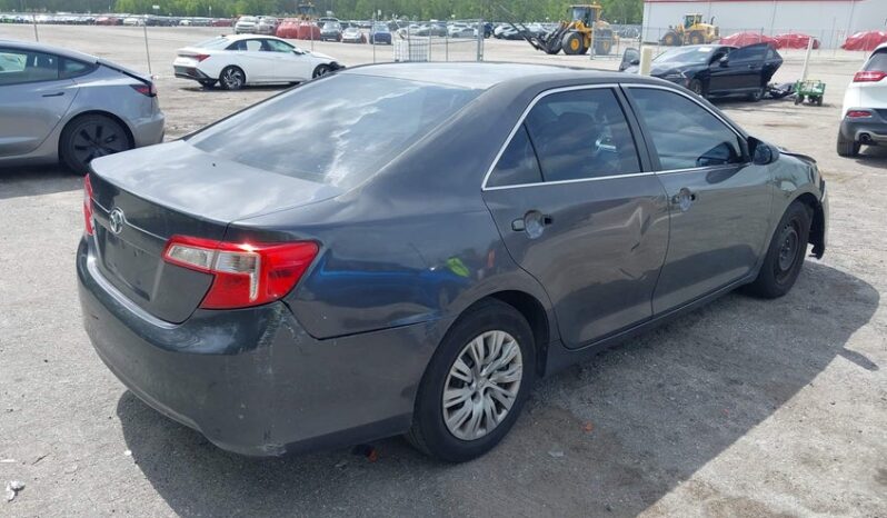 
								2013 Toyota Camry full									