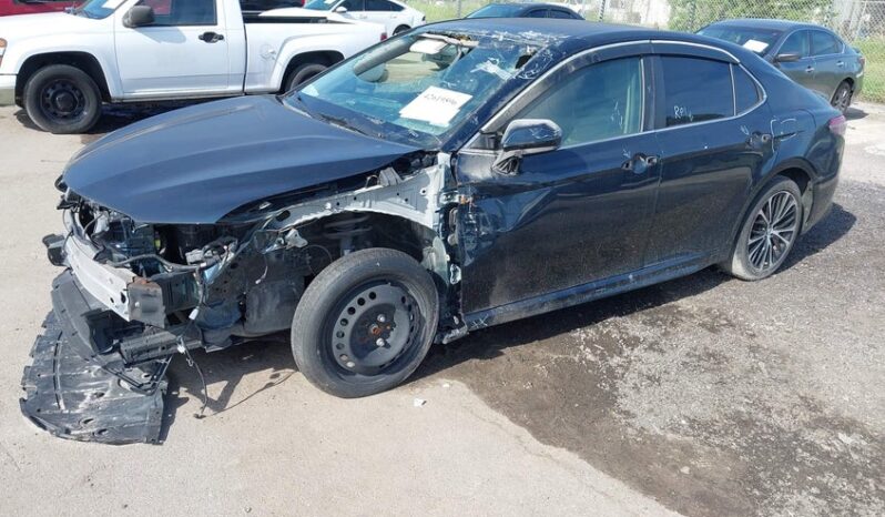 
								2018 Toyota Camry full									