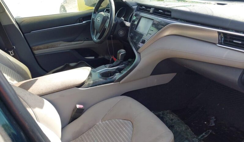 
								2018 Toyota Camry full									