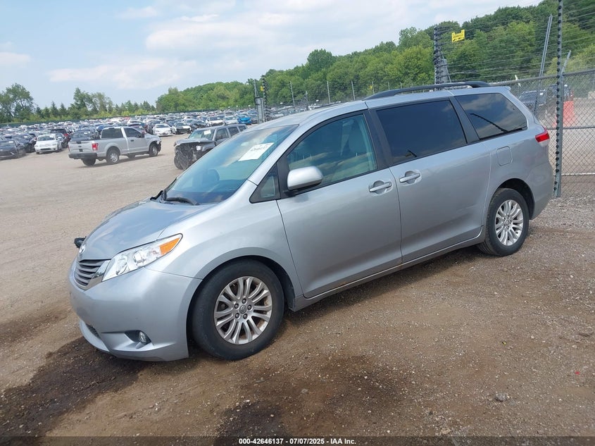 2012 Toyota Sienna