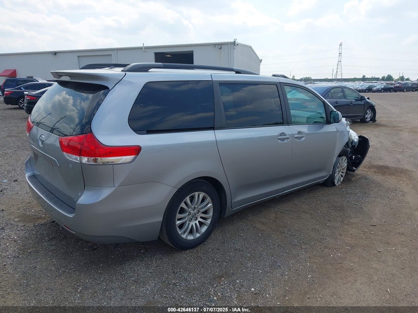 2012 Toyota Sienna