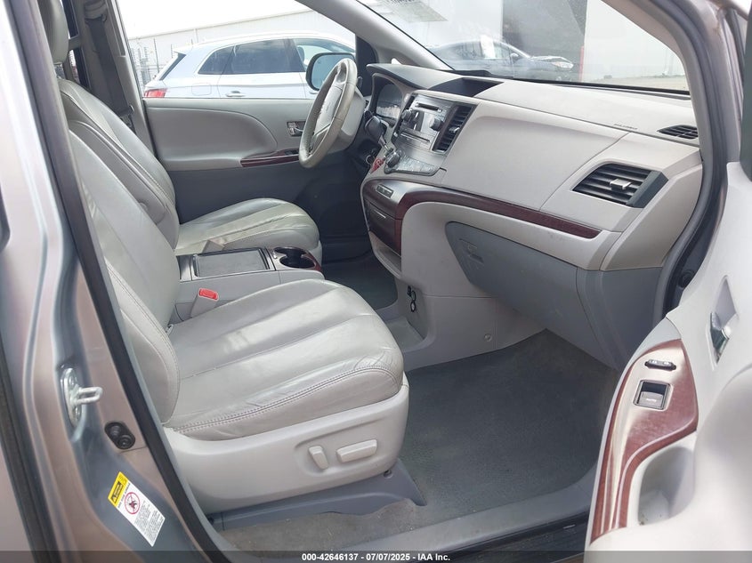 2012 Toyota Sienna