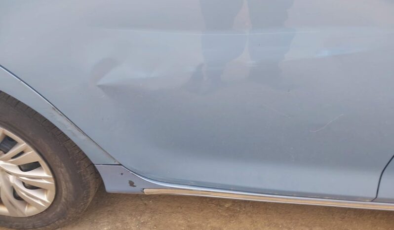 
								2012 Toyota Camry full									