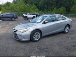 
										2016 Toyota Camry full									
