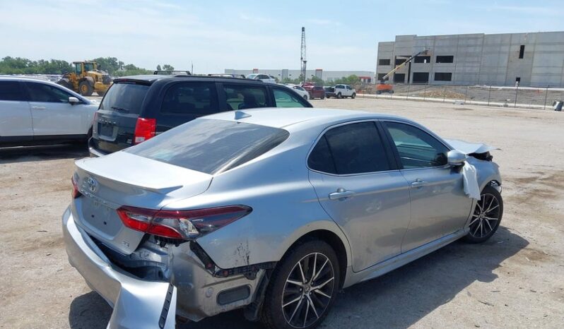
								2023 Toyota Camry full									