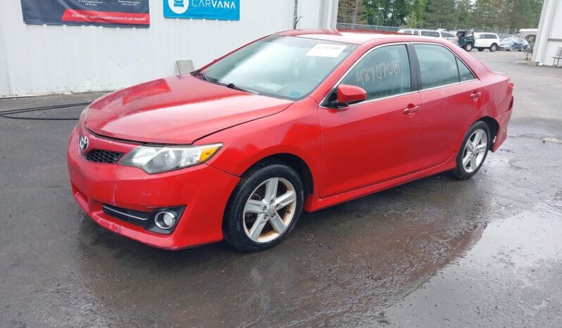 
								2012 Toyota Camry full									