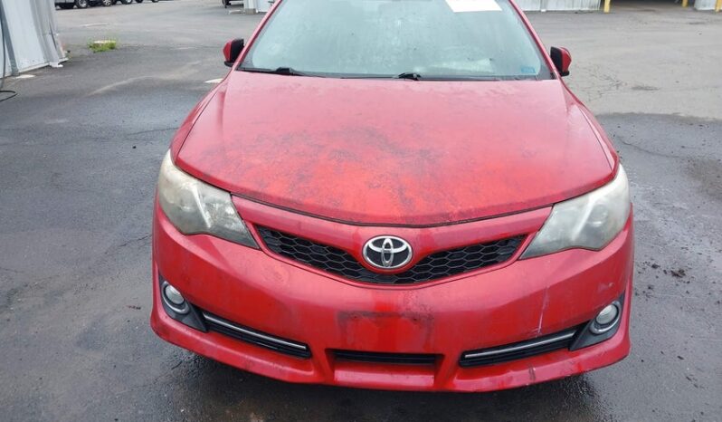 
								2012 Toyota Camry full									