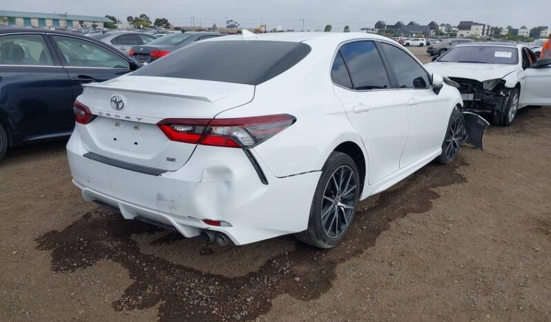 
								2023 Toyota Camry full									