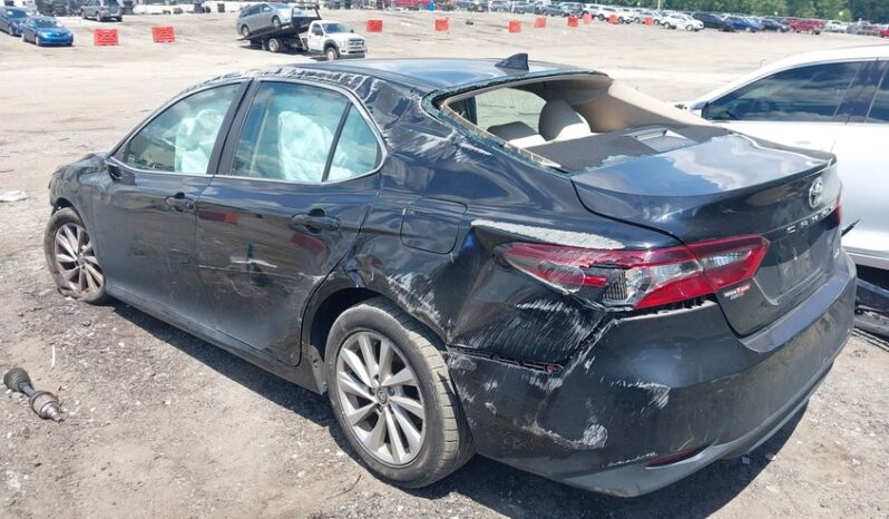 
								2022 Toyota Camry full									