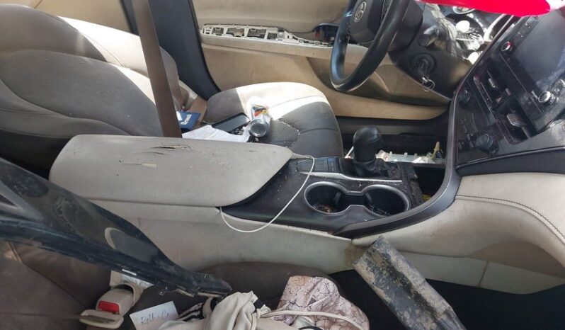 
								2022 Toyota Camry full									