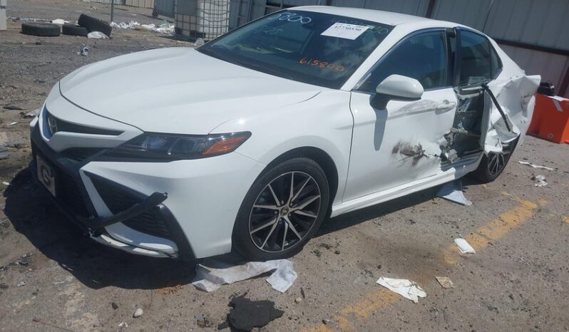 
								2021 Toyota Camry full									