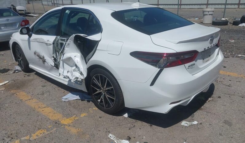 
								2021 Toyota Camry full									