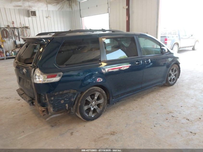 2012 Toyota Sienna