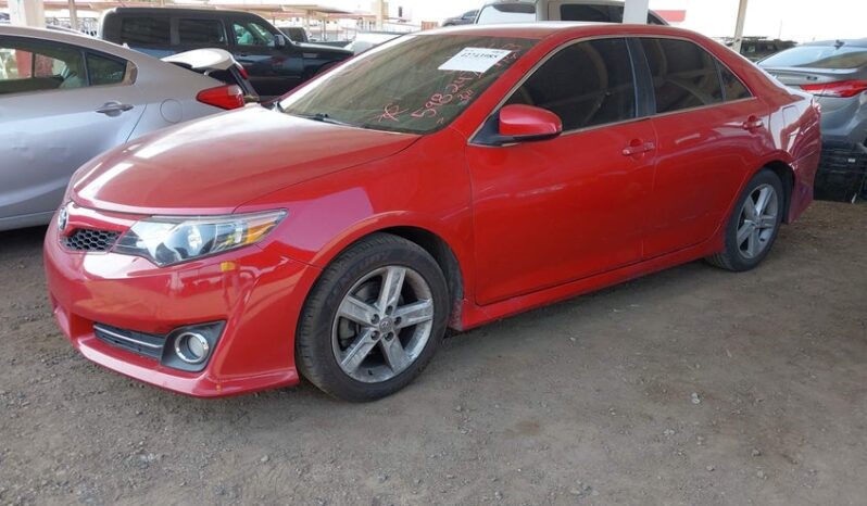 
								2012 Toyota Camry full									