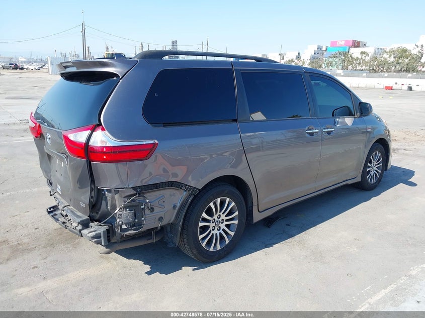 2018 Toyota Sienna