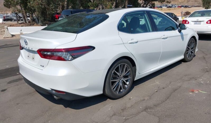 
								2023 Toyota Camry full									